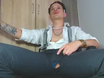 Chaturbate Best live sex cam show of leonal_oconer
