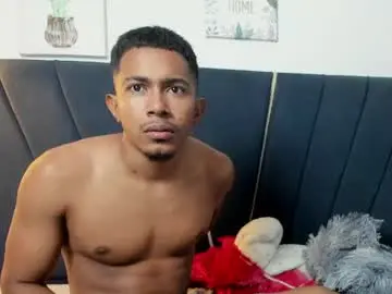 Chaturbate Adult Video Chat of zeus_cum19