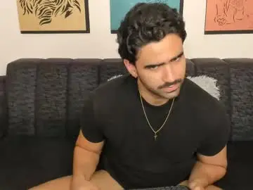 Chaturbate Live Sex Cam of bradleymartin7