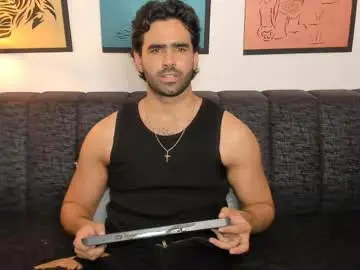 Chaturbate Live Porn of bradleymartin7