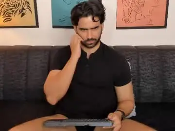 Chaturbate Best live sex cam show of bradleymartin7