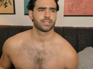 Chaturbate Live Sex Cam of bradleymartin7