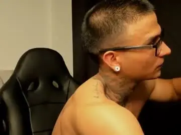 Chaturbate Watch Live Sex Cams of ethan_devis7