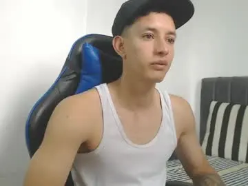 Chaturbate Live Sex Cam of jake_shadow14