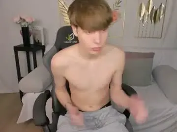 Chaturbate Live Sex Cam of andyjey_