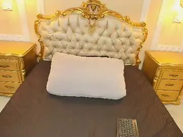 Chaturbate Nude Webcam of paulinekosh