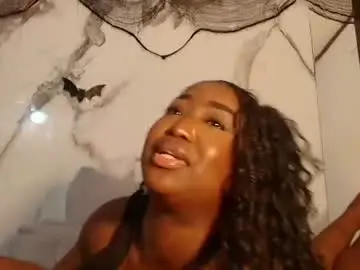 Chaturbate Live Sex Cam of paulinekosh