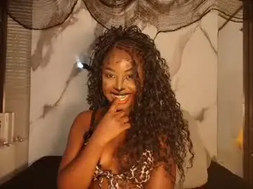 Chaturbate Nude Webcam of paulinekosh