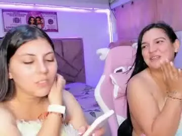 Chaturbate Live Sex Cam of cristal_smith20