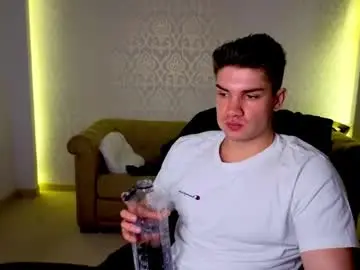 Chaturbate Live Sex Cam of maxkaiden