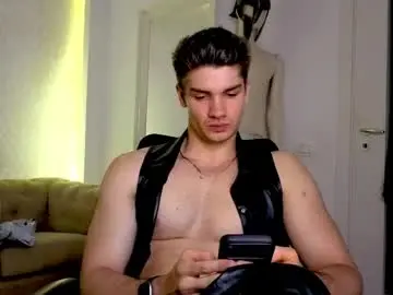 Chaturbate Live Sex Cam of maxkaiden