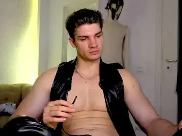 Chaturbate Live Sex Cam of maxkaiden