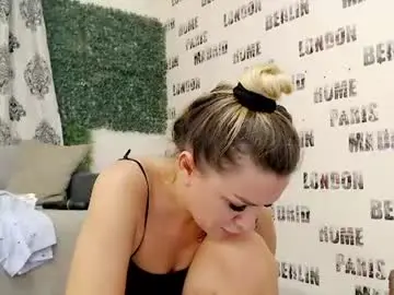 Chaturbate Best live sex cam show of sweetdaiana23