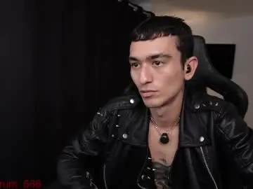 Chaturbate Live Sex Cam of redrum_696