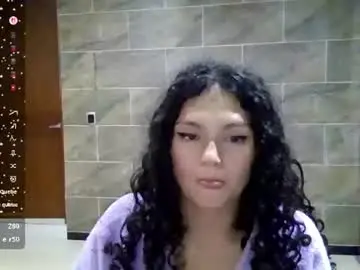 Chaturbate Live Sex Cam of diamond_curls05