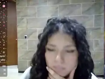 Chaturbate Live Sex Cam of diamond_curls05