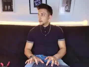 Chaturbate Private Sex Chat of emiliocum_24