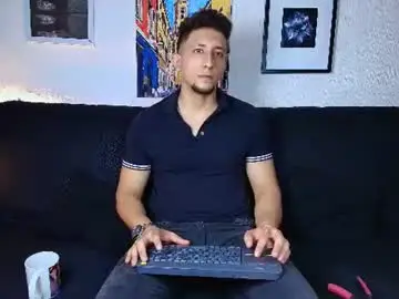 Chaturbate Free Porn Cam of emiliocum_24