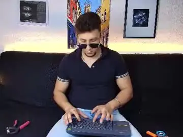 Chaturbate Adult Webcams of emiliocum_24