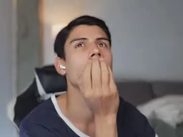 Chaturbate Sex Cam of hey_cesard