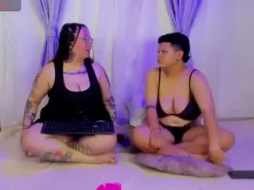 Chaturbate Watch Live Sex Cams of miaandmolly_