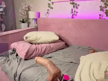 Chaturbate Live Sex Cam of sew_sunny