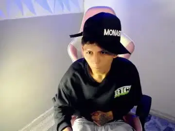 Chaturbate Best live sex cam show of hot_athletes_