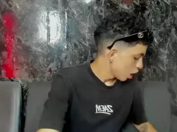 Chaturbate Live Sex Cam of cameron_lux4