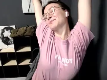Chaturbate Live Sex Cam of shining_pearl