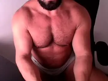 Chaturbate Free Porn Cam of beard_top_guy