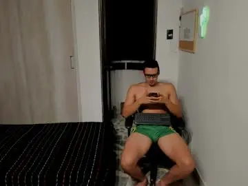 Chaturbate Sex Chat of travis_bakerr