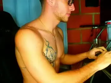 Chaturbate Nude Webcam of travisdiamonds