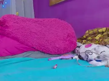 Chaturbate Sex Cam of antonella_hotkiss