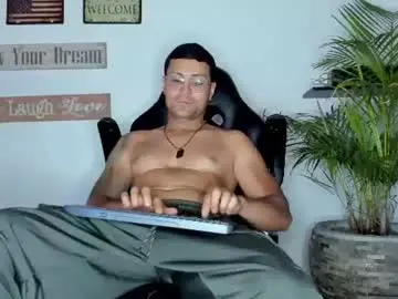 Chaturbate Live Porn of maxi_mux1