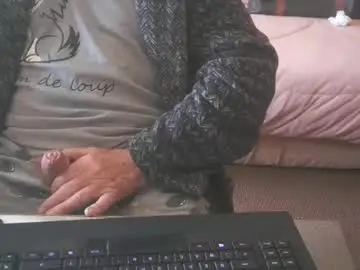 Chaturbate Live Sex Cam of piavola