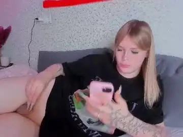 Chaturbate Sex Chat of krisi_myrr