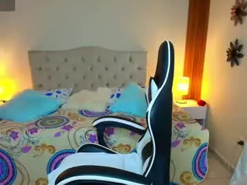 Chaturbate Live Porn of emiily_skinny
