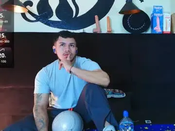 Chaturbate Best live sex cam show of ariies13