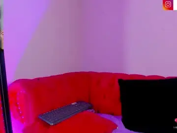 Chaturbate Sex Chat of lilith_petit_