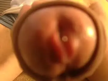 Chaturbate Free Porn Cam of withbothhandsplease