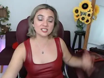 Chaturbate Best live sex cam show of lilly_milf