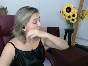 Chaturbate Best live sex cam show of lilly_milf