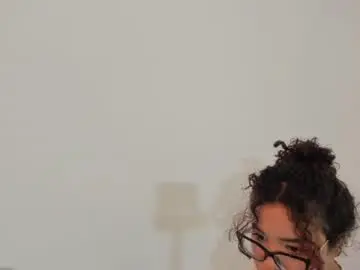 Chaturbate Watch Live Sex Cams of elia_jackson1