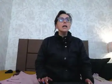 Chaturbate Live Sex Cam of ava_raye