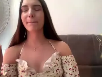 Chaturbate Live Sex Cam of carolanngrinkley