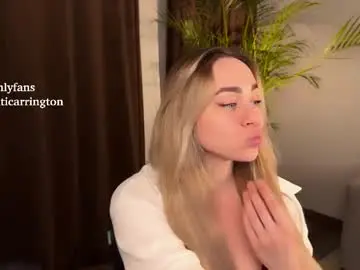 Chaturbate Live Porn of tatti_1