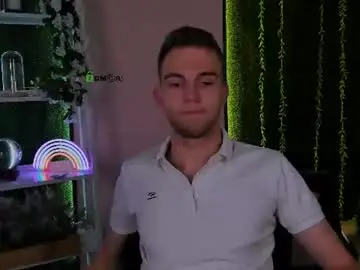 Chaturbate Live Sex Cam of astren_villo
