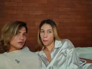 Chaturbate Live Sex Cam of skyamber8v2
