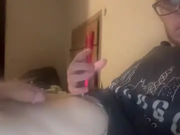 Chaturbate Live Sex Cam of cleatus27