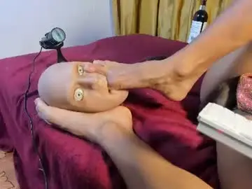 Chaturbate Live Sex Cam of charlotte_laurent1